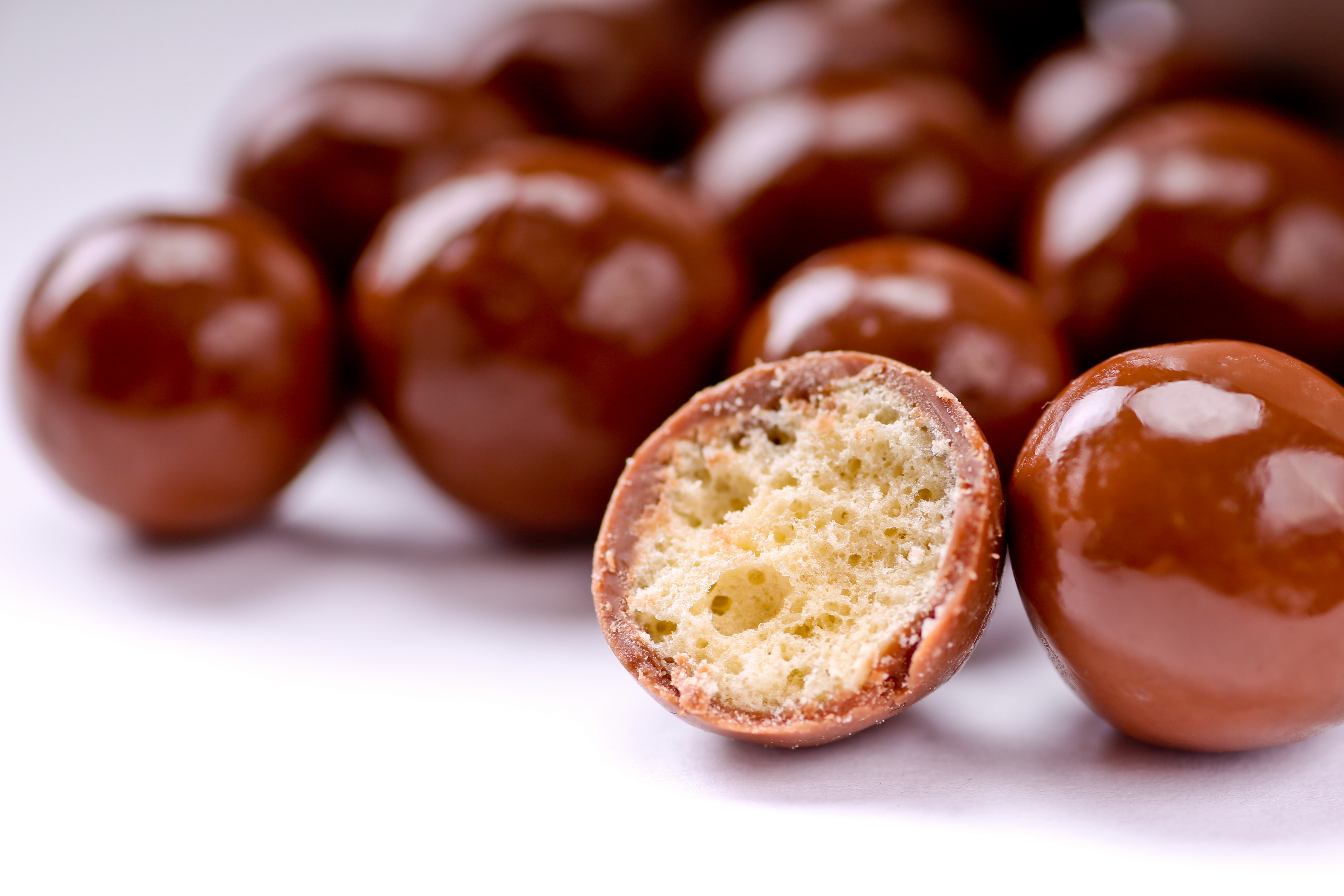 Malt chocolate balls