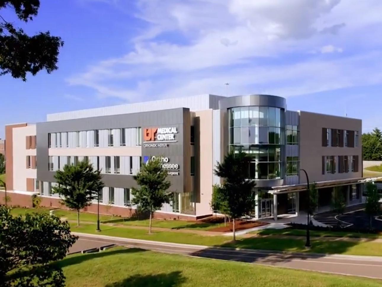 Exterior view of Knoxville Orthopaedic Clinic