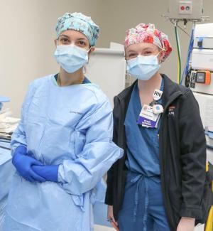 Two surgical nurses in the OR